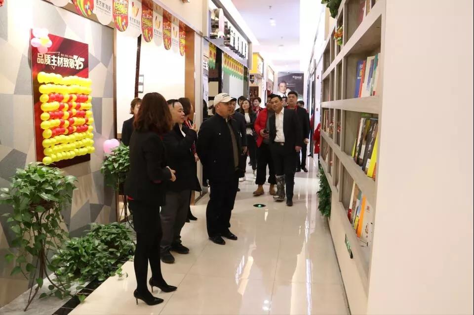 上海多家裝修企業(yè)領(lǐng)導參觀林鳳裝飾集團